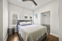 Oceanview 4 Houses to Beach!  6 Beach Passes, Chairs, Towels, Umbrellas Included
