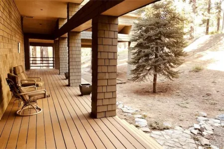 Modern 4BR  Playground  Deck Отели в г. Фресно
