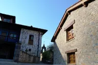 Self catering Corte del Rondiellu 2 for 6 people Hotels in Onis