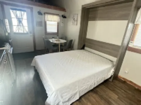Heron's Cabin - Cute Tiny Home - Recently Reduced 拉塞爾酒店