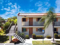 5 Mi to Beach! Heated Pool, Quiet, Tennis, Lanai, Laundry, Parking, Dining, Golf