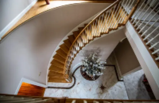 Gorgeous Chateau/House on 1.5 acres - in Annandale Center/ mins to Washington DC