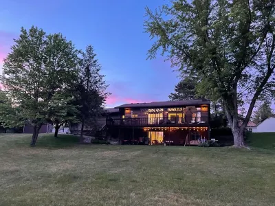 On the Shores of Algonquin w/ Private Dock - Lower Level