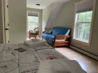 Newly built and fresh vacation home tucked in the woods of Mount Desert. Hotels near حديقة أكاديا الوطنية