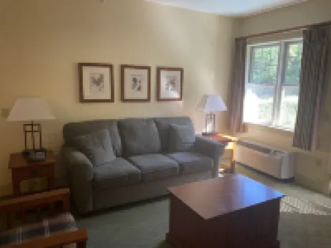 2 bed/2 bath w/sauna, steam room, hot tub, heated pool, exercise and game rooms! Hoteles en Hunter