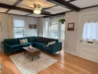 Cozy two bedroom house in the heart of Gloucester Hotels in Gloucester