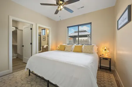 Pickleball Paradise in Kanab with Hot Tub Unit 2 Отели в г. Канаб