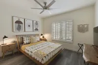 Fountain View, Heated Pool Included & A Family Retreat