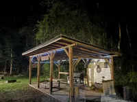 Charming 3 Bedroom, 2 Bath Custom Built Log Cabin in Ocala National Forest.