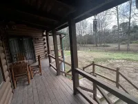 Clean & Cozy Cabin in the Woods