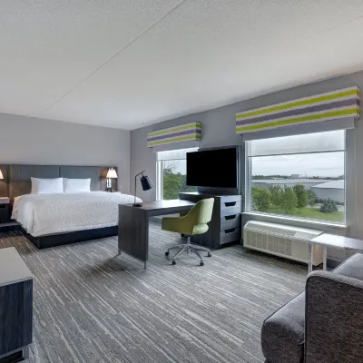 Hampton Inn & Suites by Hilton Burlington Toronto Hotels near Spencer Smith Park