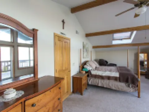 Just Us - Private Waterfront Home on Seneca Lake. Dog Friendly! Hotels in Starkey