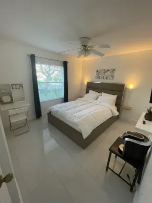 Modern Private Room With Private Entrance