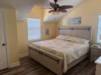 D04A Periwinkle Dr;5Br/3Ba; Outdoor Bar; 2min walk to beach; OL Pools/Arcade