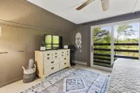 Little Longbow Lakefront Chalet