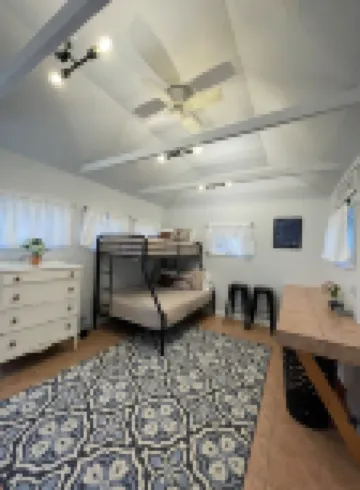 Spacious renovated home, close to Chatham Beaches