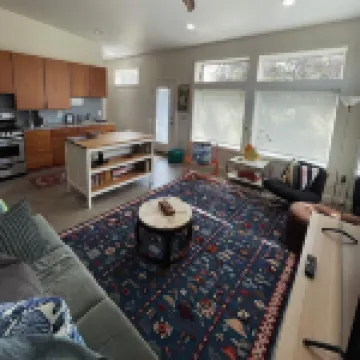 Suite at the Watertower - 10 min walk to PSU campus and Downtown State College!