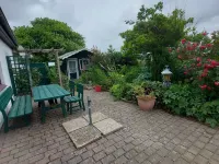 Gemütliche Erdgeschosswohnung mit Terrasse Hotels in Westerdeichstrich