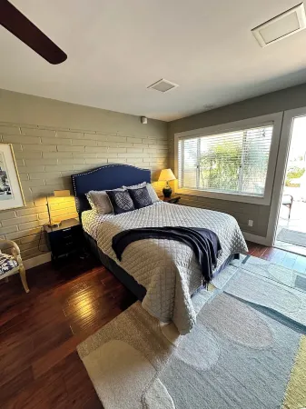 Fallbrook’s Guest-Pool House : An Old Hollywood Stars Escape