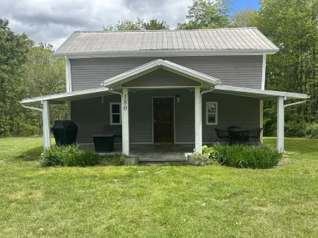 Cabin on the Lake Getaway Right off Green River Lake!!!