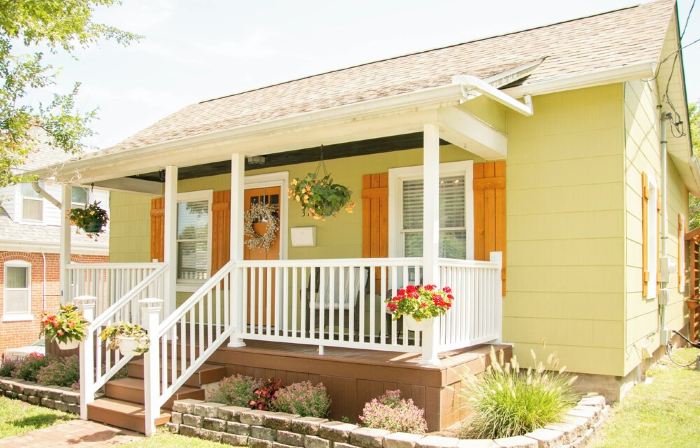Cozy Little House Blocks from the Park & Fair Grounds.