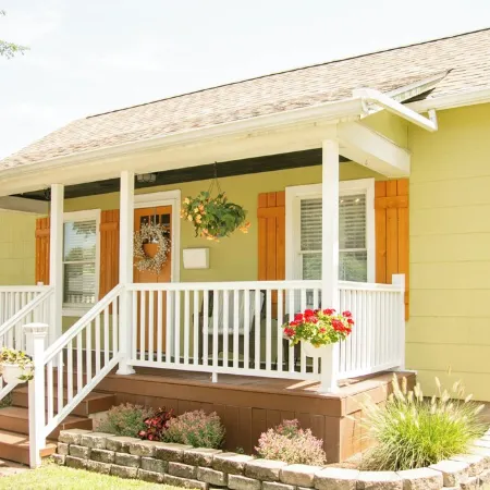 Cozy Little House Blocks from the Park & Fair Grounds.