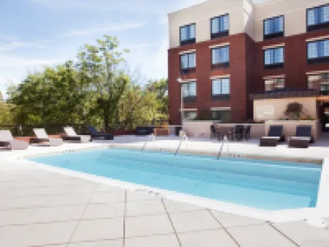 Hampton Inn & Suites Chapel Hill-Carrboro/Downtown Hotels in Orange County