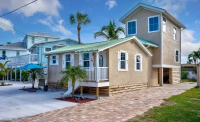 Beach Bliss~Private Pool~Steps to Fort Myers Beach Sleeps 7