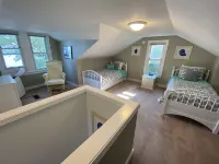 Exclusive Pewaukee Lake House ~ Includes Kayaks! Hotels in Pewaukee