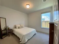 New Farmhouse-Modern Home Close to Everything and pet friendly! Hotels in Benbrook