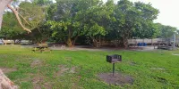 NOKOMIS BEACH BUNGALOW 229 15 mins walk to the beach Caspersen Beach附近的飯店