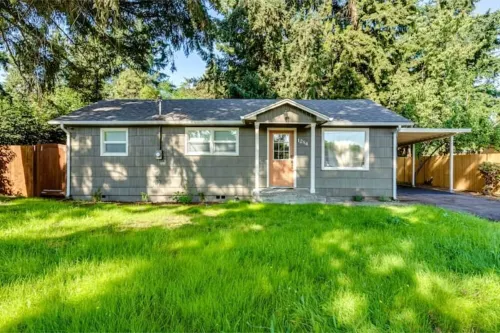 Fir-Grove Retreat-Stylish Home in Tranquil Setting