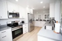 Dayton Diamond- Sleeps 10, Peaceful setting, Game room, Chef's kitchen!
