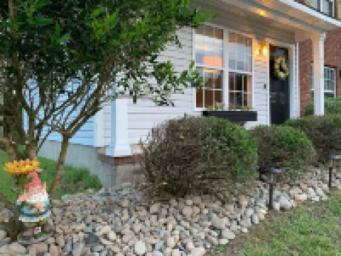 Tranquil Mid-Century on Meadow:  Joyfully and passionately created to enjoy.