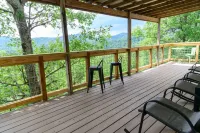 Ridgeline Retreat: Cozy Home with Amazing Mountain Views! Pet Friendly