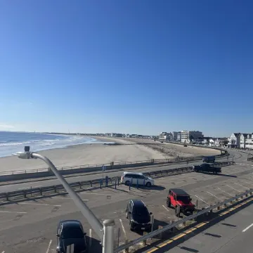 The Great Escape II. Newly renovated and beautiful Unit on Hampton Beach.