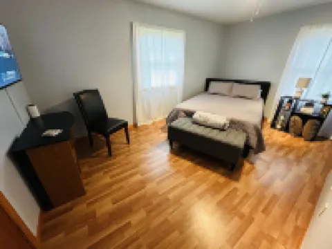 Cozy home in the heart of Hocking Hills * with Hot Tub * 馬裏恩酒店