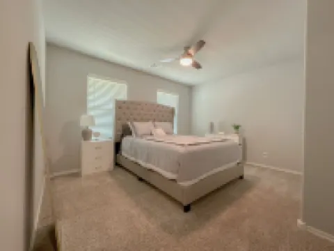 Minutes from Tulsa!  Come relax with the family in this pet friendly home Hotels in Owasso