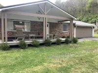 Huckleberry Trail House-