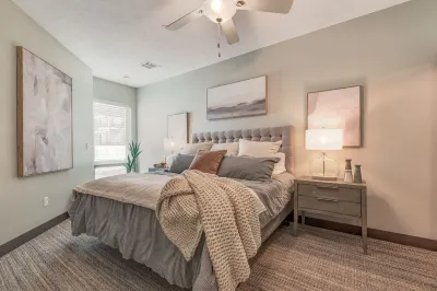 Luxury Condo on the Lake at Bridges Bay!