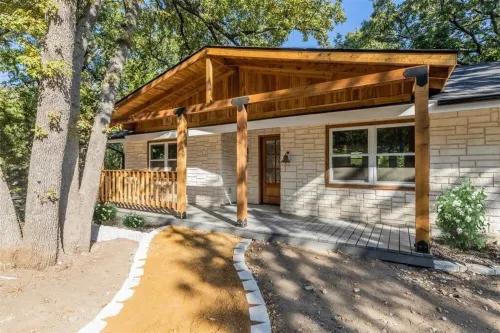 Tanglewood Farmhouse / Lake Texoma 800ft / Sleeps 14 / GameRoom +  Resort Access