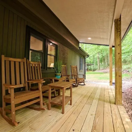 Valley Overlook, Peninsula, Ohio - Luxury Cabin adjoins National Park