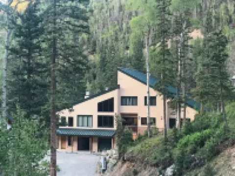 Gorgeous Ski-in Ski-Out Taos Chalet! Great Location!