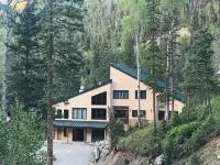 Gorgeous Ski-in Ski-Out Taos Chalet! Great Location!