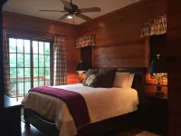 Wildwood Cabin on two acres with mountain views