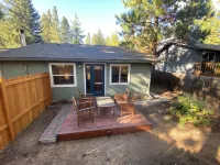 West side dog-friendly cozy studio w/ private yard