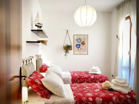 An exclusive terraced house in a very central position, 600 meters from the sea.