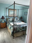 North Wing - A Tranquil Beachside Apartment Just Steps Away from the Ocean Hotels near Java Cream Cafe