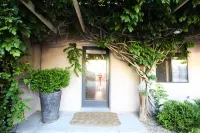 Romantic Pied-à-Terre