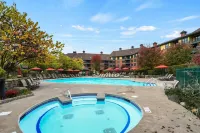Resort Getaway ! Mtn Creek Ski-In Ski-Out -Pool-Hot Tub-Sauna